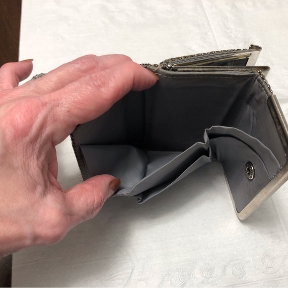 Kane M vintage (at least 30 years old) tri-fold silver plate metal mesh wallet - Picture 5 of 12